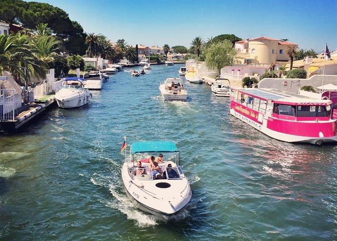 Empuriabrava : que faire dans la « Venise espagnole » en 2026 ? canaux empuriabrava