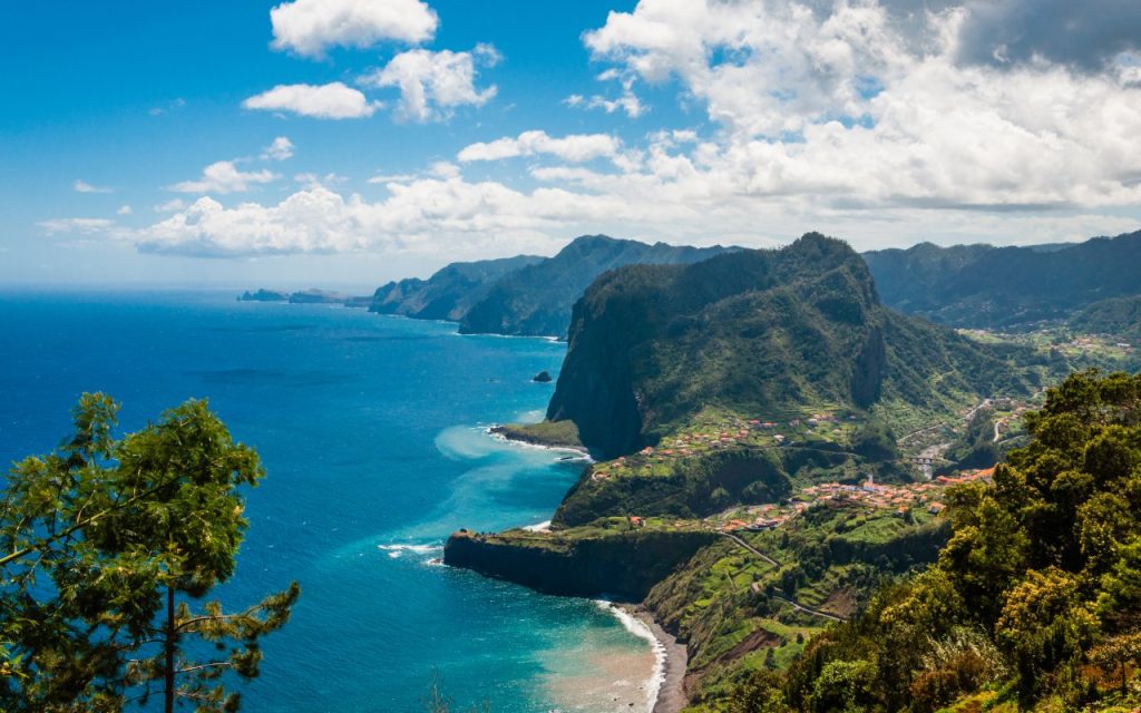 madere plage montagne 1280x800
